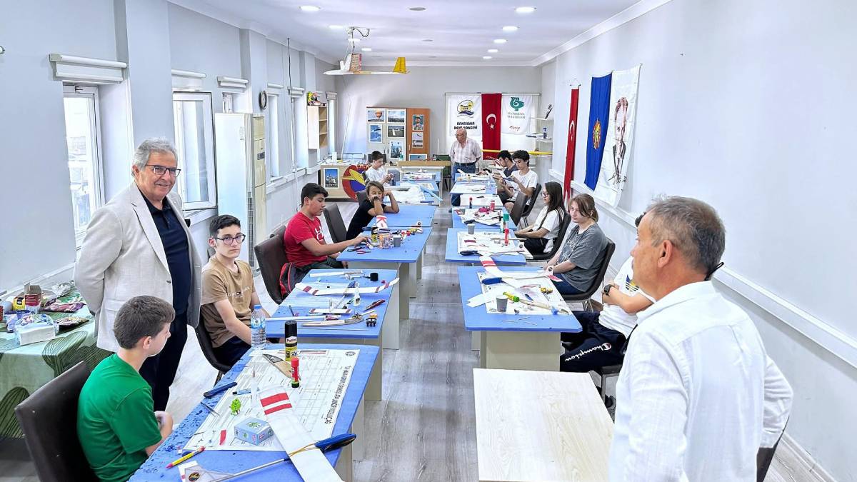 Bandırma’da gençler hayallerini gökyüzüne taşıdı