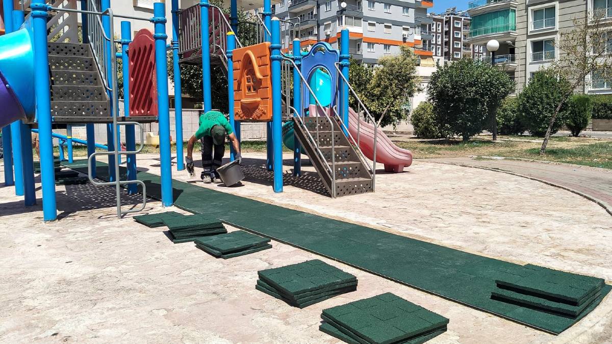 Parklar yenileniyor, çocuklar güvenle oynuyor