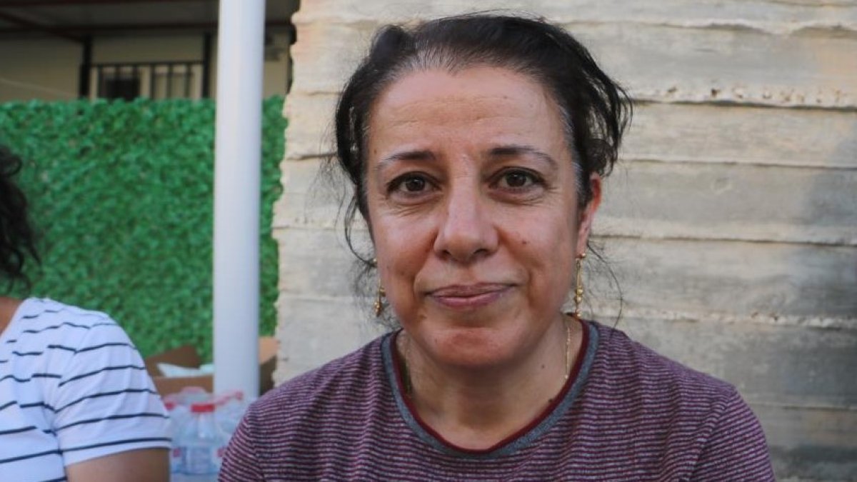 Hatay, ikinci yıkımın eşiğinden döndü: Depremzede kadının evine metreler kala alevler söndürüldü