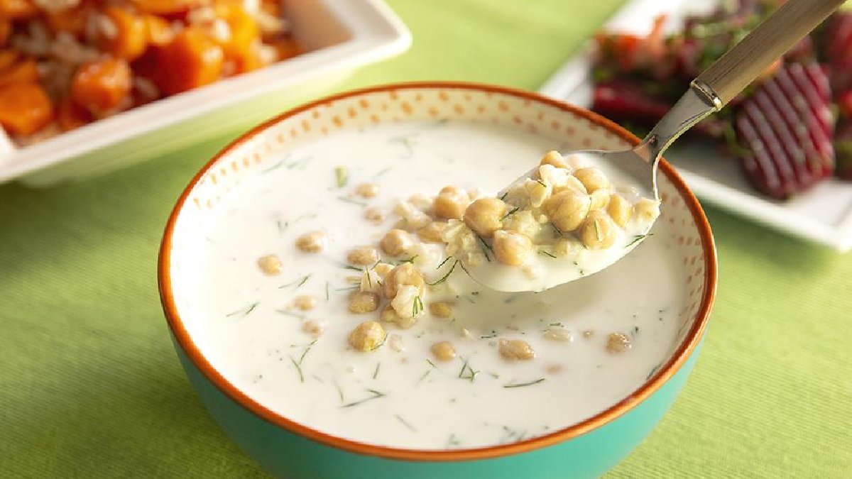 Yaz aylarında buz gibi gidiyor, tek başına bile tüketiliyor! İçine buz atan serinliğine serinlik katıyor