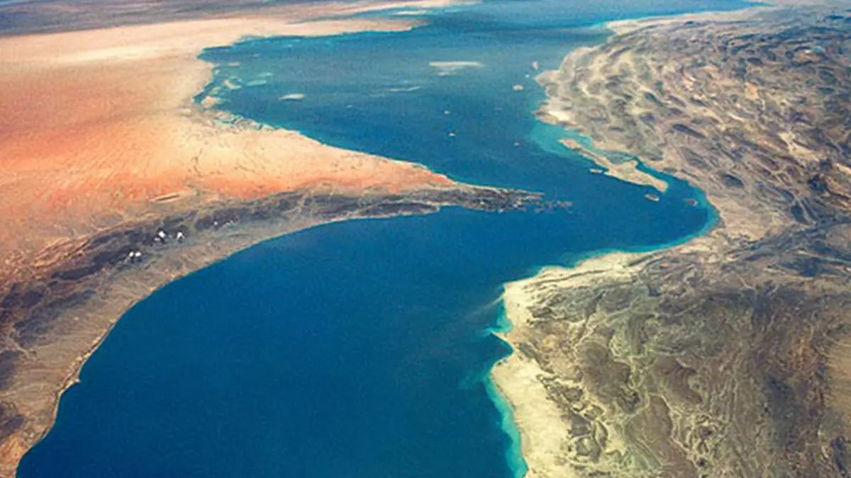 Ateşkes sonrası Basra Körfezi'nde güvenlik endişesi: İran, Hürmüz'ü kapatmaya mı hazırlanıyor?