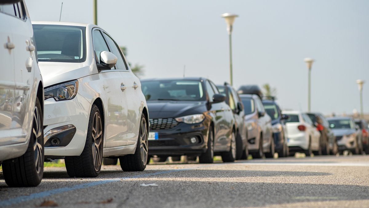 Otomotiv piyayasına Togg darbesi! Zirveden dibi gördü: Otomobil piyasasını sarsan gelişme