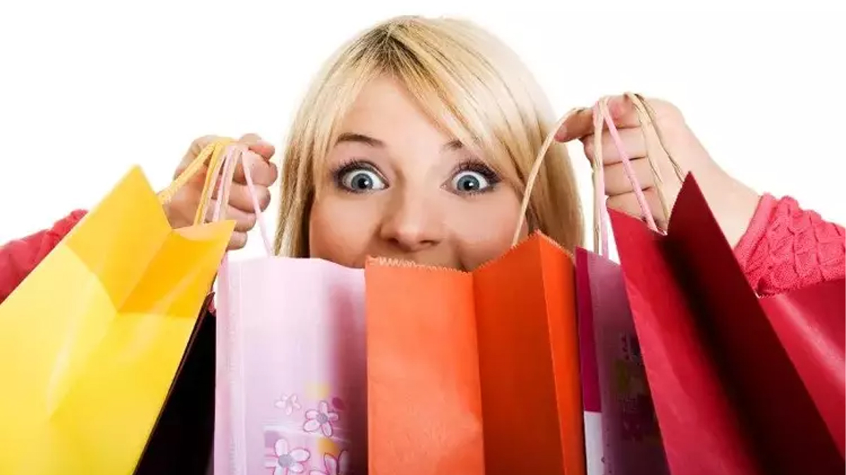 Modanın peşinden koşanlar, indirimi kaçırmayanlar ve online sepet ustaları! Alışverişe doymayan burçlar bu listede…