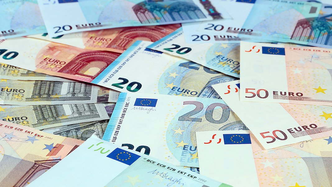 Euro 4 yılın zirvesinde: 1.20 dolar eşiği gündemde