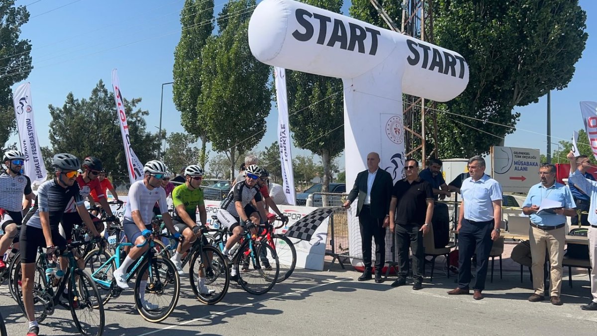 Konya’da düzenlenen Mustafa Ayyorkun Türkiye Yol Şampiyonası'nda Parabisiklet startı verildi