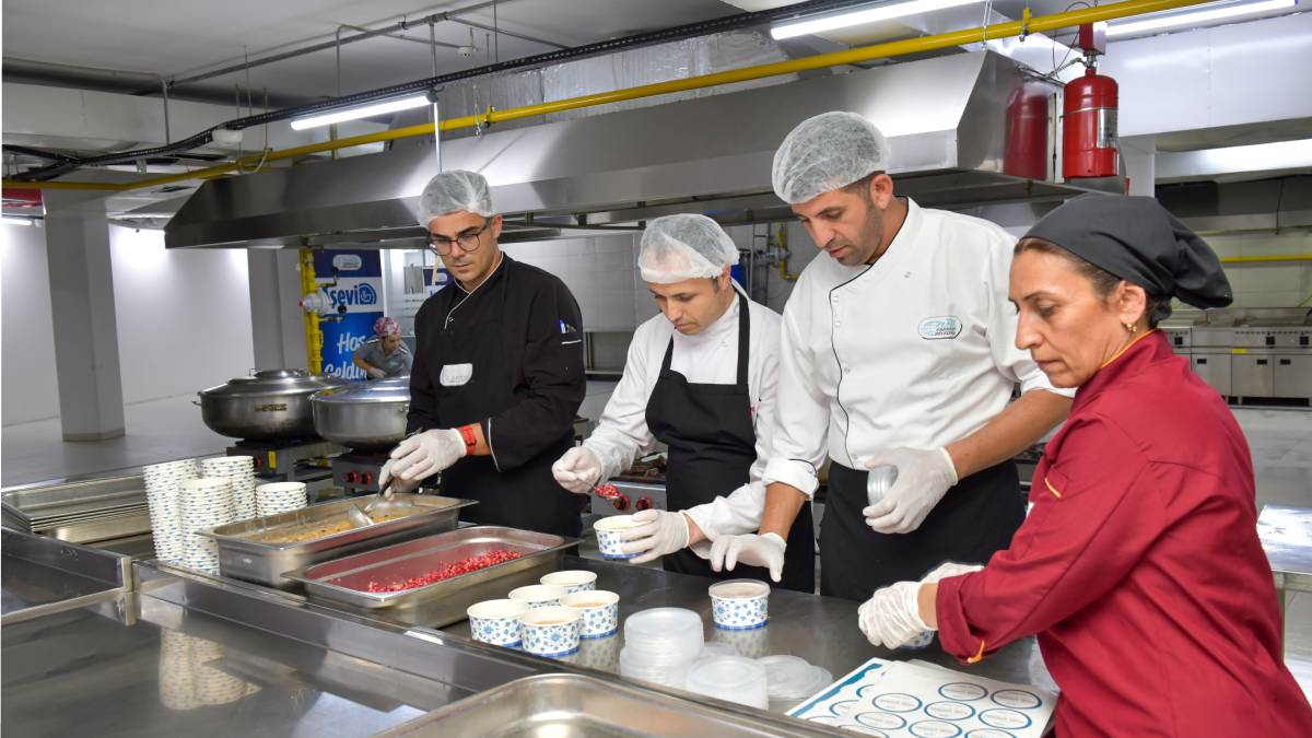 Esenyurt Belediyesinden Muharrem ayına özel aşure ikramı