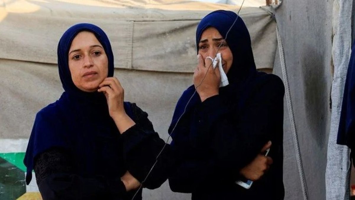 İsrail, Gazze’de sağlık personelini hedef aldı: Dr. Mervan Sultan ve ailesi yaşamını yitirdi