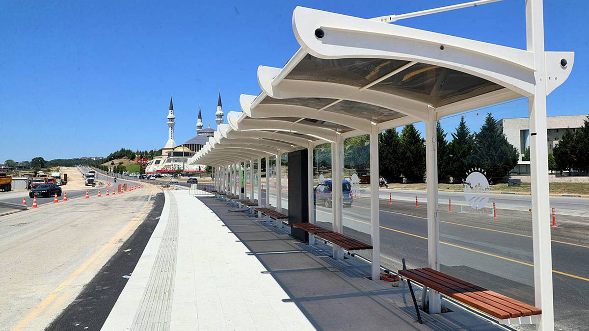 Sakarya'da metrobüs rüzgarı: Konfor ve teknoloji bir arada! Büyükşehir belediyesinin öz kaynaklarıyla hayata geçiriliyor