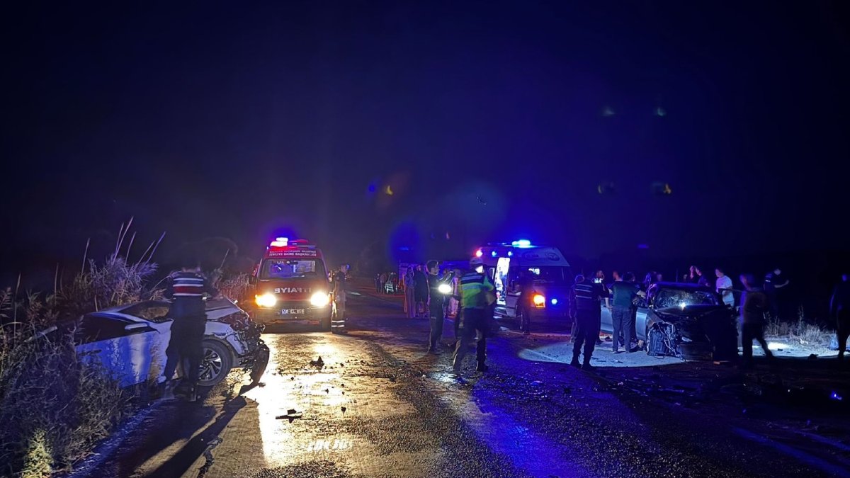 Balıkesir'de zincirleme kaza: 3 ölü, 6 yaralı