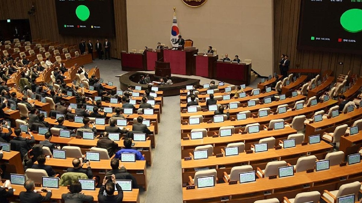 Güney Kore’de sıkıyönetim kurallarında değişiklik: Ordu ve polis artık meclise giremeyecek