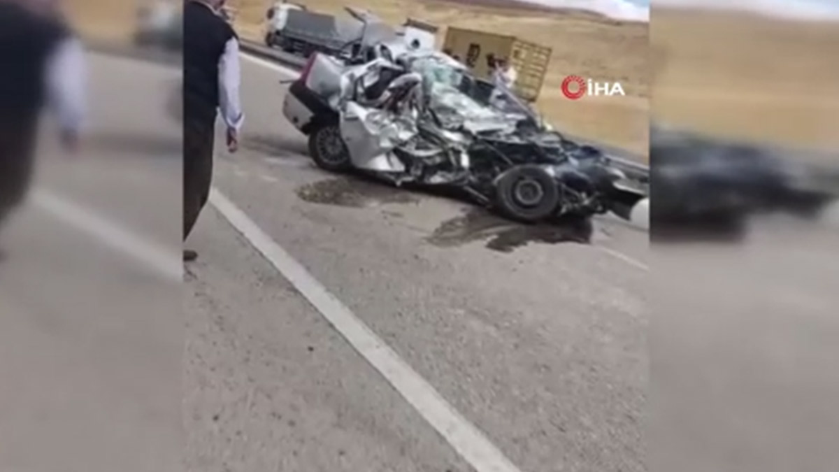 Yozgat’ta feci kaza... Kamyonla otomobil çarpıştı: 3 ölü, 2 yaralı