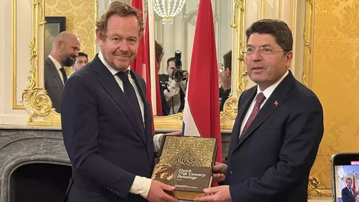 Tunç, Hollanda Lahey’de van Weel ile görüştü