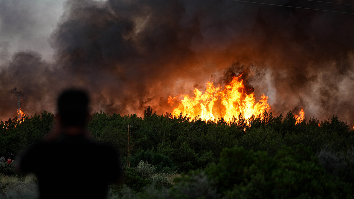 İzmir felaketi yaşıyor! 2 kişi hayatını kaybetti, otoyol kapandı