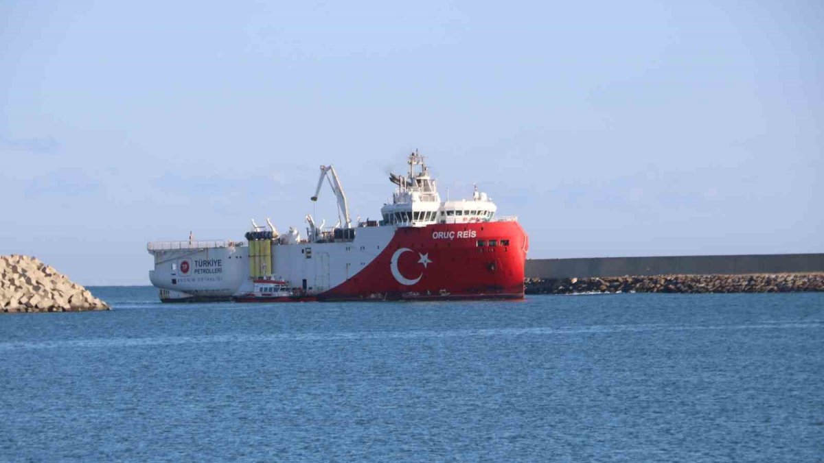 9 aylık görevini tamamlayan Oruç Reis, Filyos'a demirledi