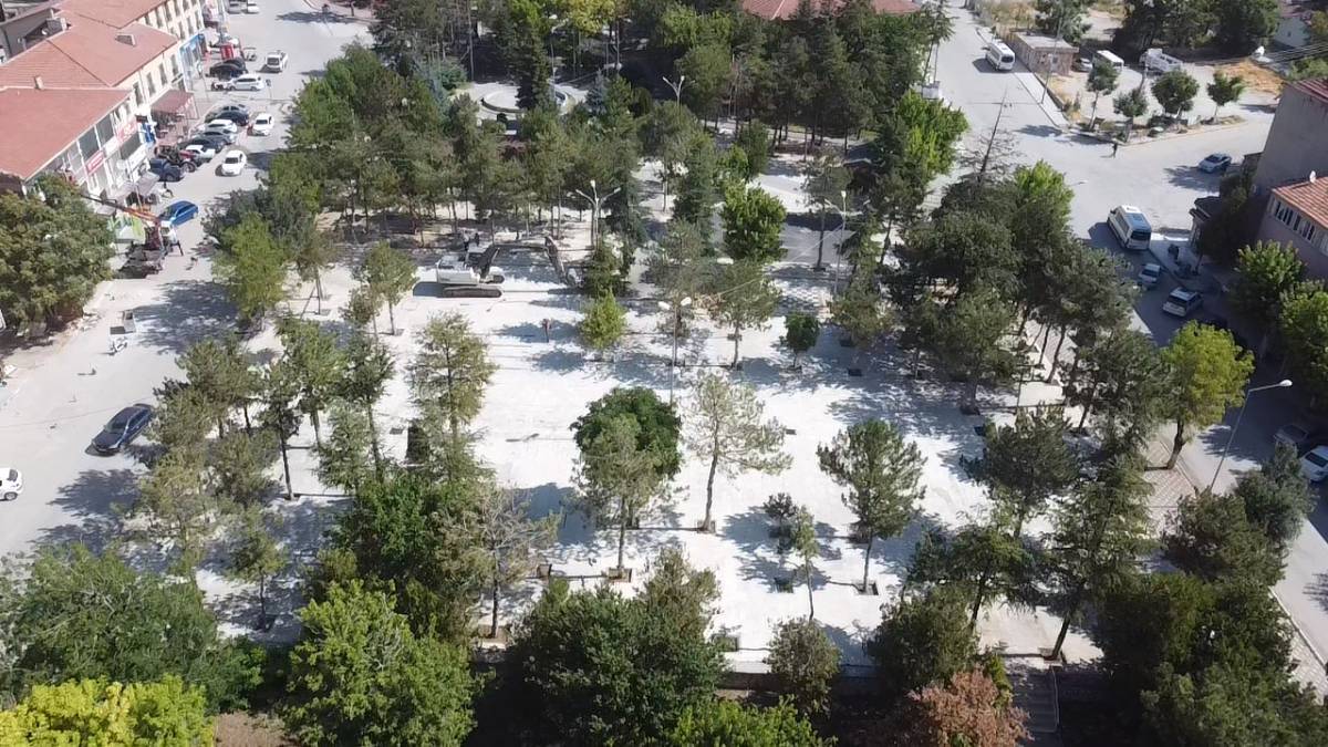 Büyükşehirden Çifteler’e Cumhuriyet Meydanı