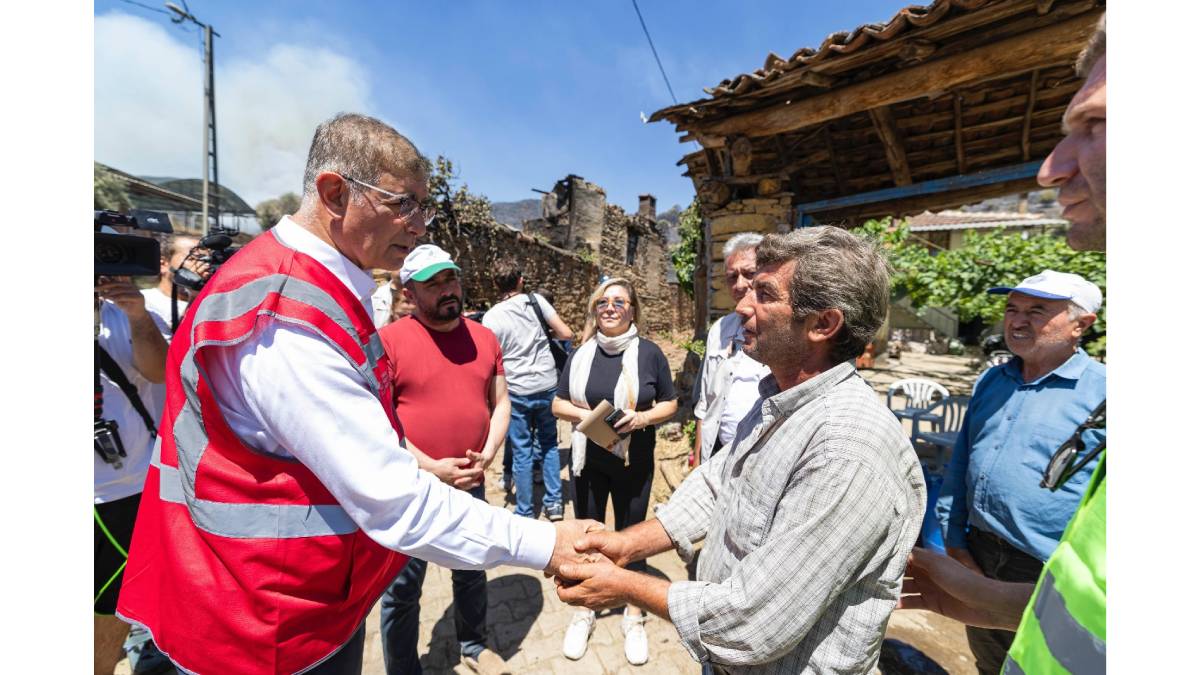 Başkan Tugay yanan köyler için İzmir dayanışmasının ateşini yaktı