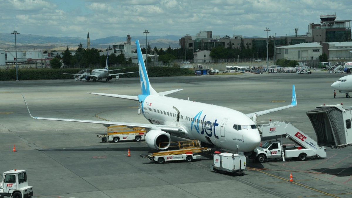 Uraloğlu duyurdu: Ankara’dan Şam’a ilk uçuş yapıldı