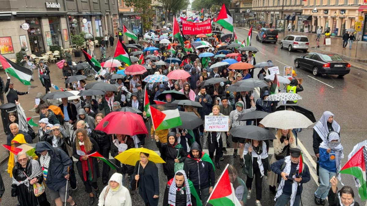 İsveç’te İsrail’e protesto yürüyüşü: Gazze’de siyonist rejimin soykırımı dursun