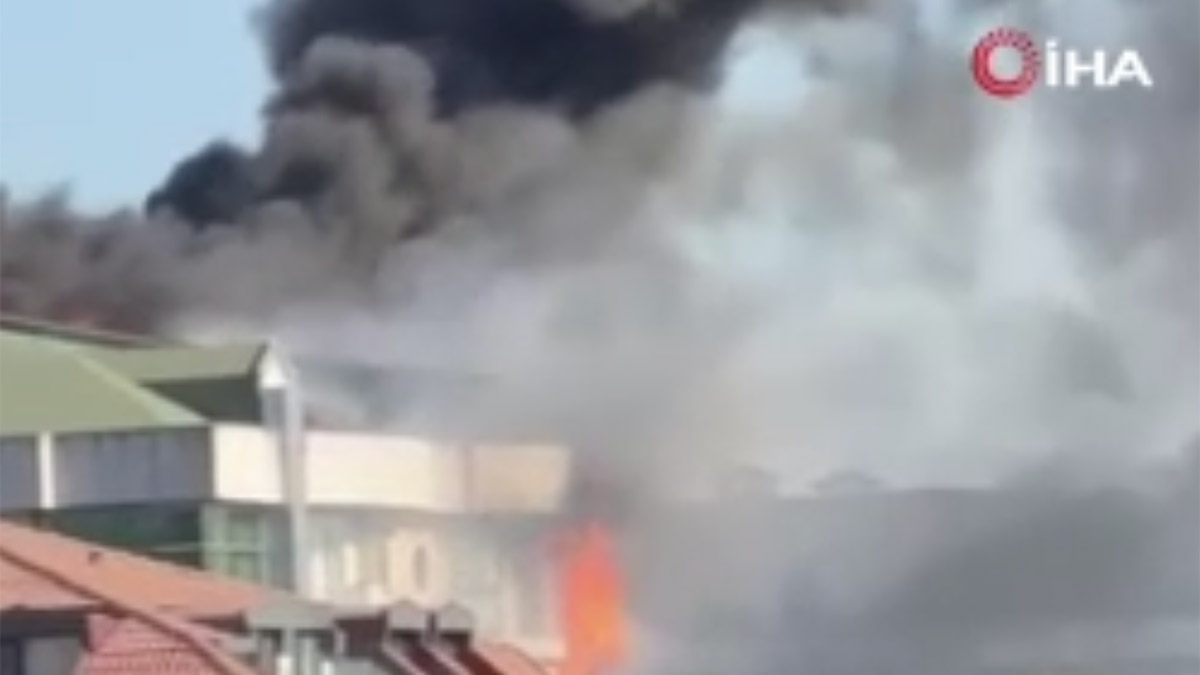 Beylikdüzü'nde apartmanda yangın! İtfaiye ekipleri sevk edildi