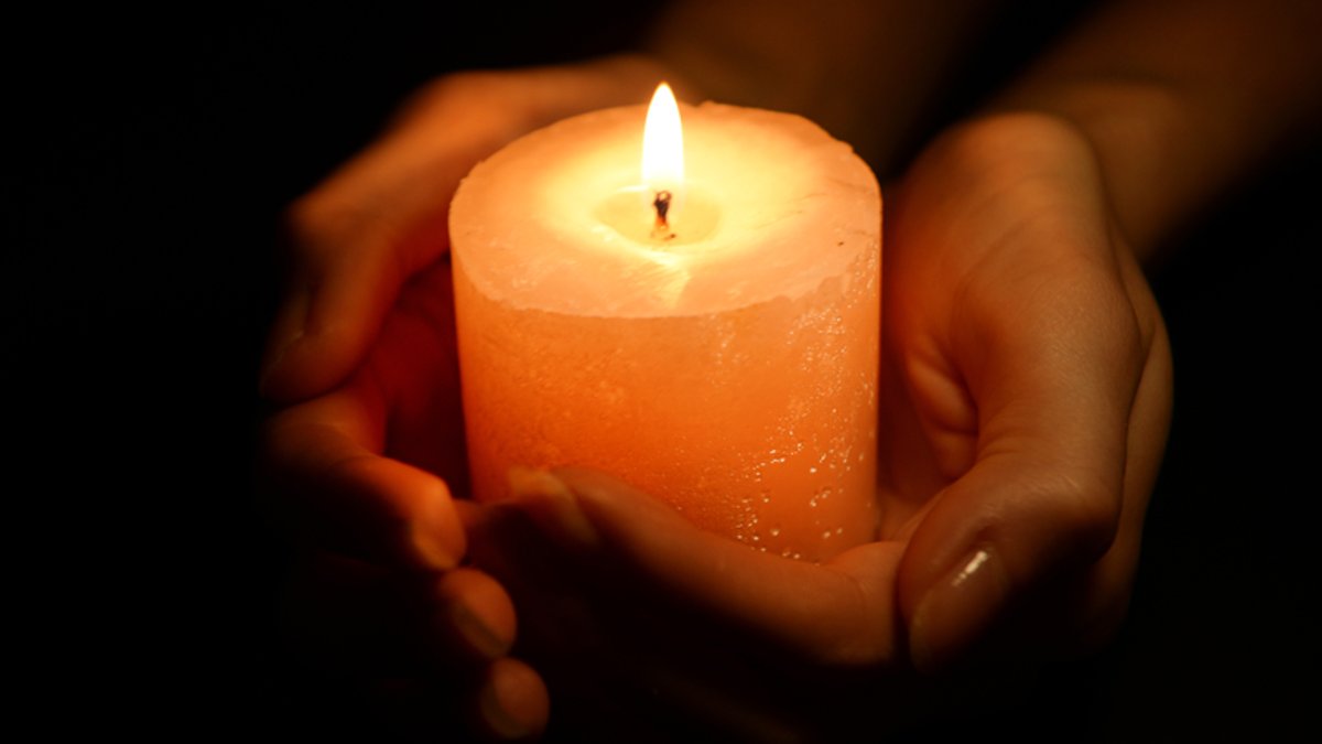 Sönmeyen mum tarifi! Kampçılar buna bayılacak: Fenerleri şarj etme derdinden kurtarıyor