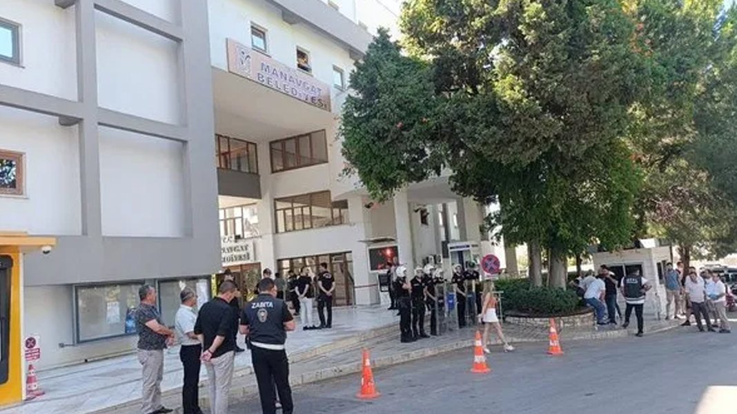 Manavgat Belediyesi operasyonunda 7 kişiye tutuklama talebi