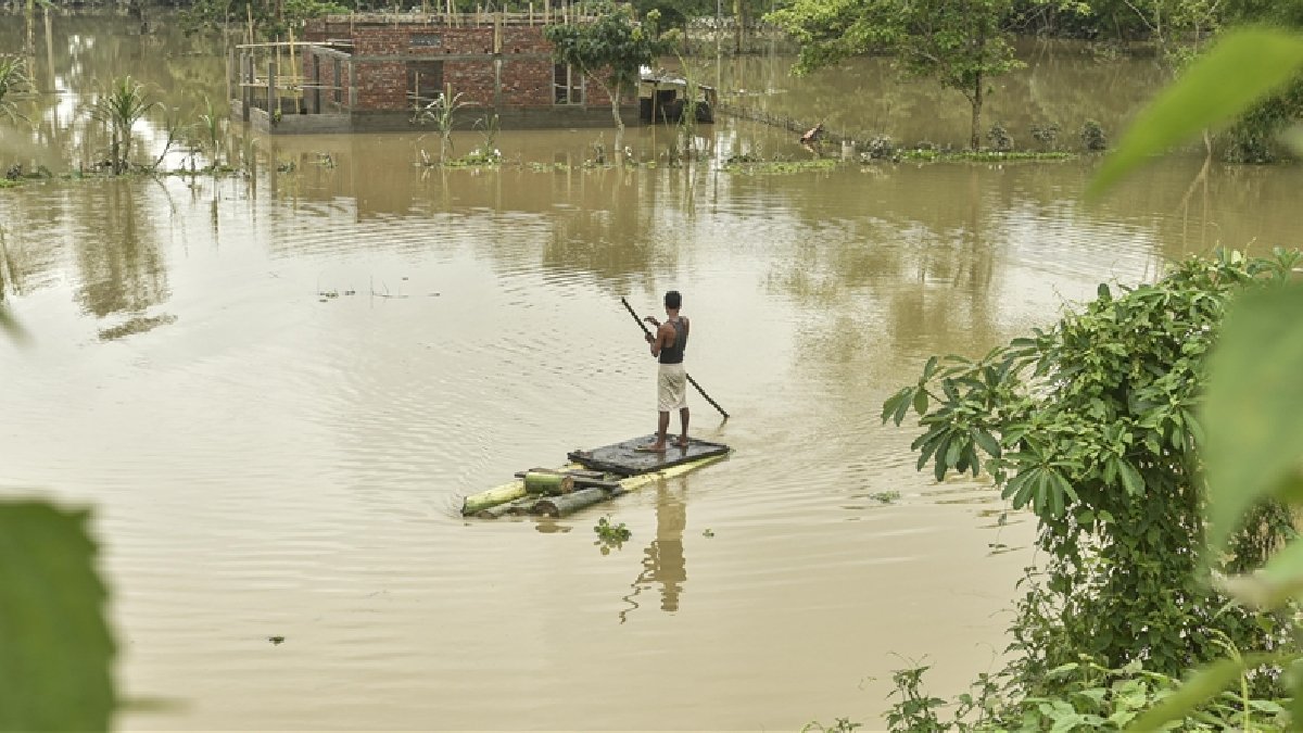 Hindistan'ın Himaçal Pradeş eyaletini sel vurdu: 78 ölü