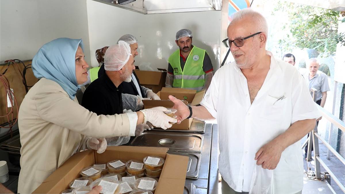 Gaziosmanpaşa’da aşure bereketi