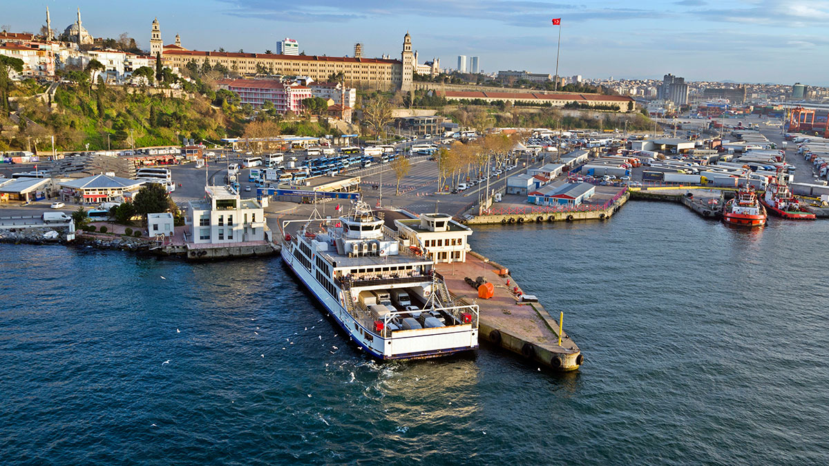 Benzin fiyatları uçarken, arabanızla denize açılmak ister misiniz? Kapasite artışıyla yolcu sayısını yükseldi