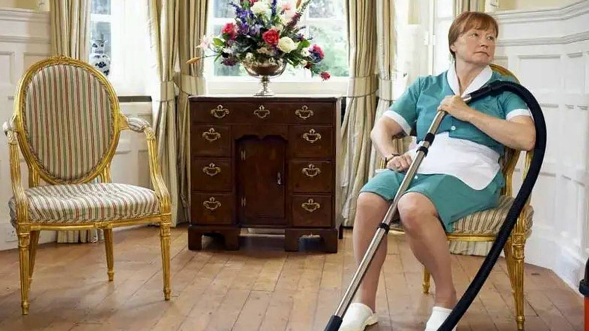 Modern ev işçiliğinin görünmeyen yüzü: Altın kaplamalı sömürü! Ünlü sosyologdan çarpıcı tespitler