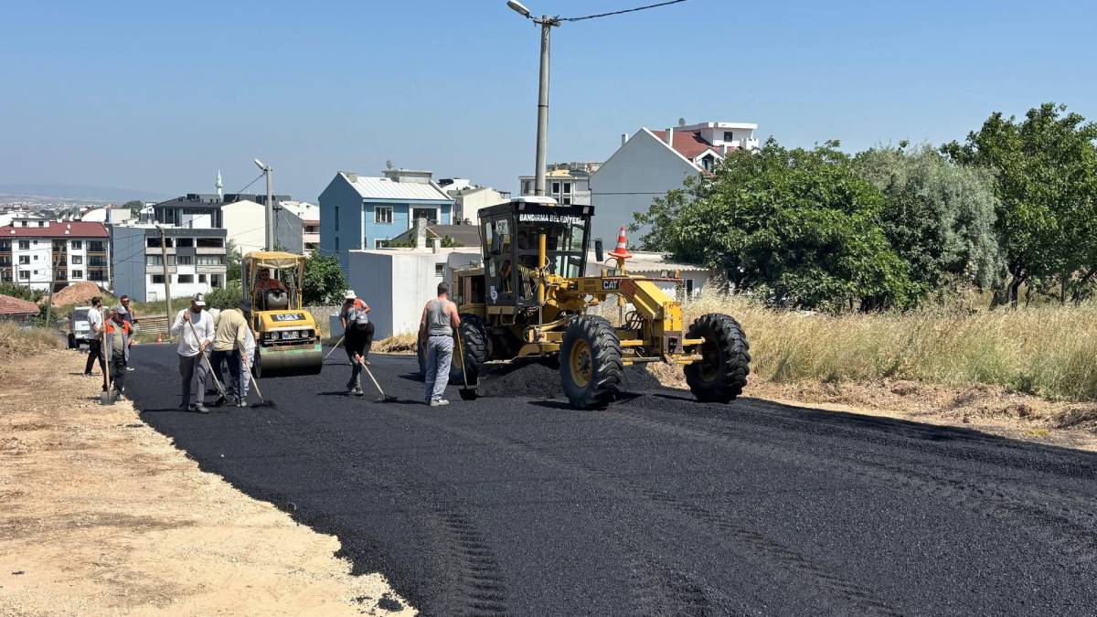 Bandırma Belediyesi asfalt çalışmalarına hız kesmeden devam ediyor