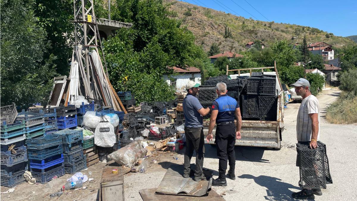 Çevreye hurda ve mobilya eşyası atan kişilere izin verilmedi