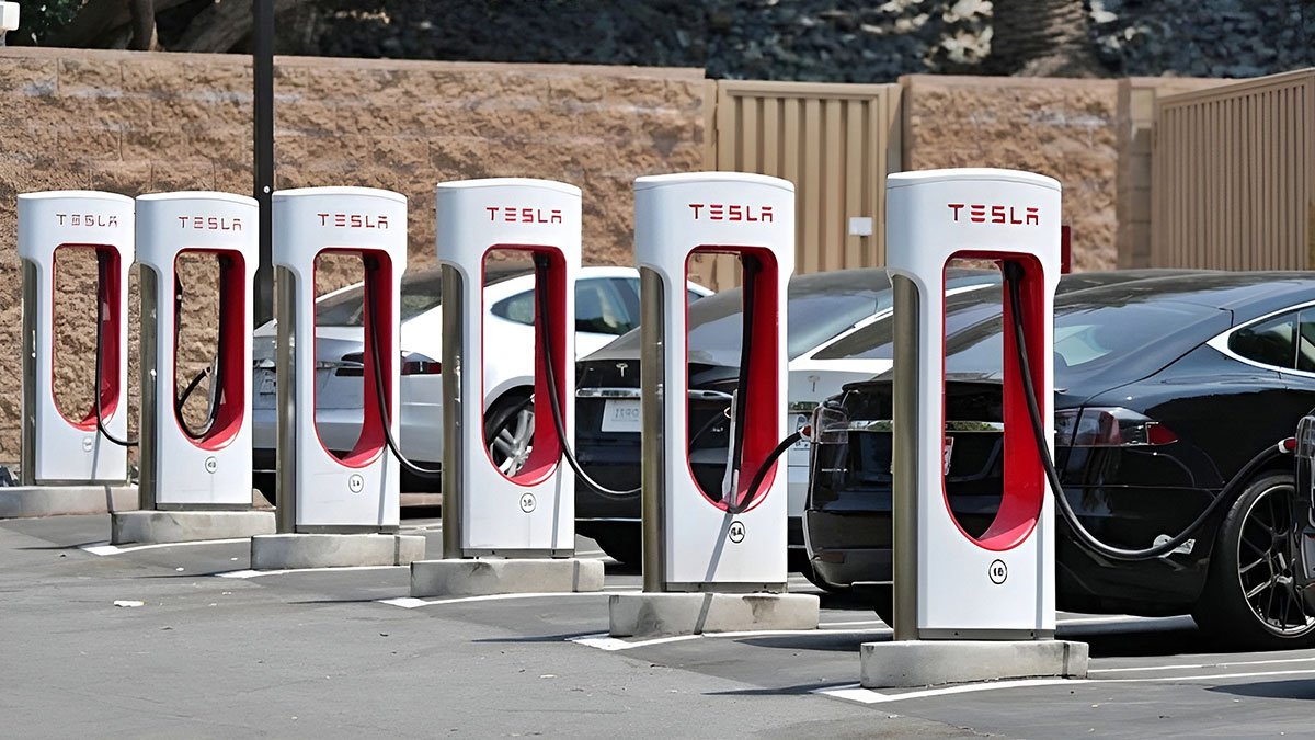 Tesla sahiplerine müjde! Türkiye'ye 10 yeni supercharger istasyonu geliyor: İşte tam liste!