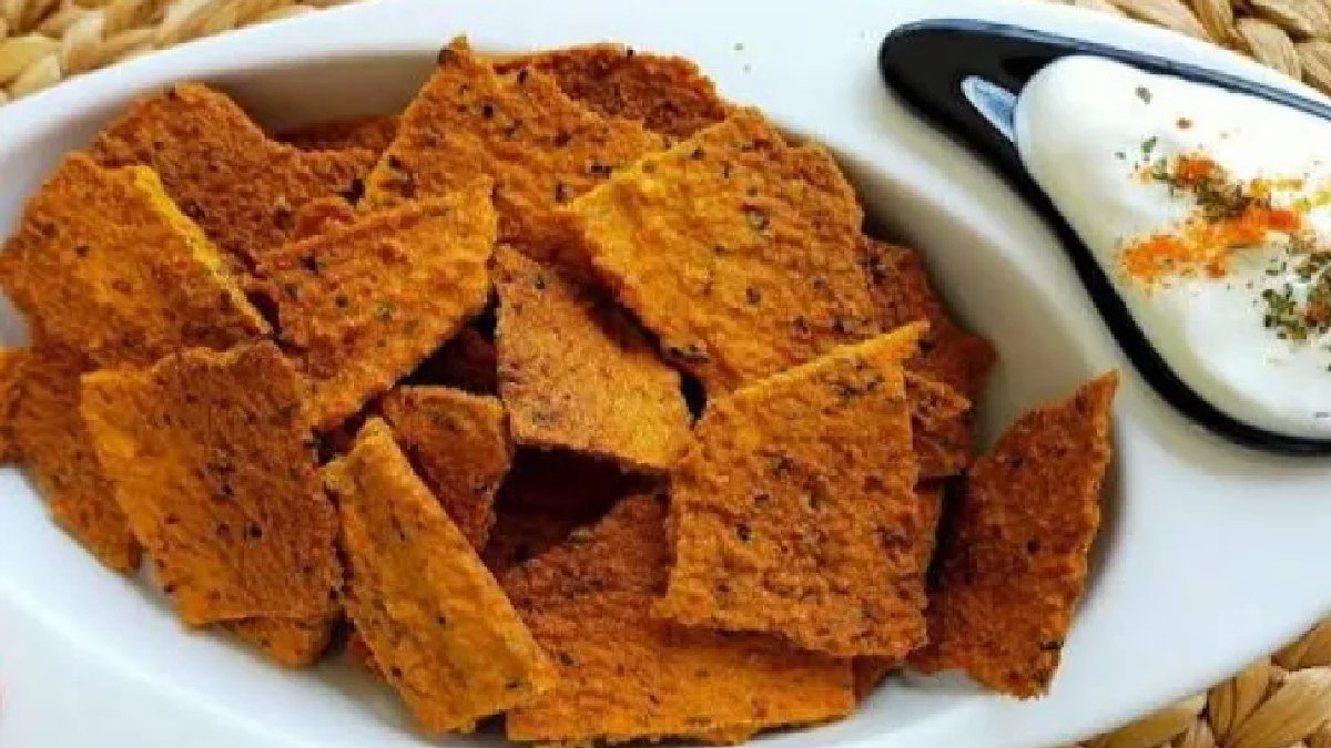 Çocuklarınıza dışardan almayın! Hem sağlıklı hem pratik: İşte mercimek kraker tarifi…