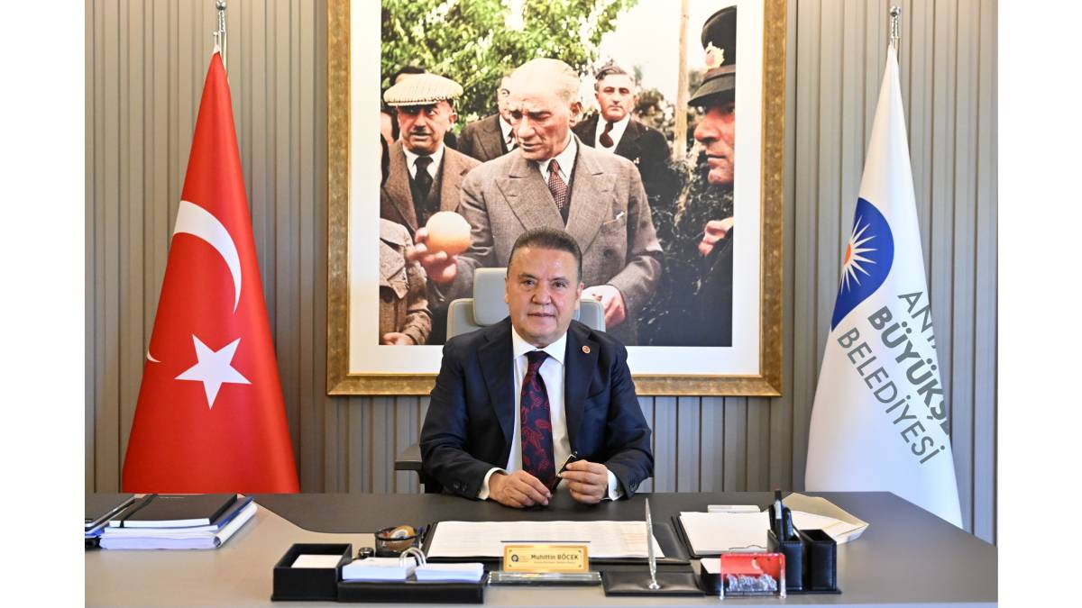 Başkan Muhittin Böcek’ten Antalyalılara mektup