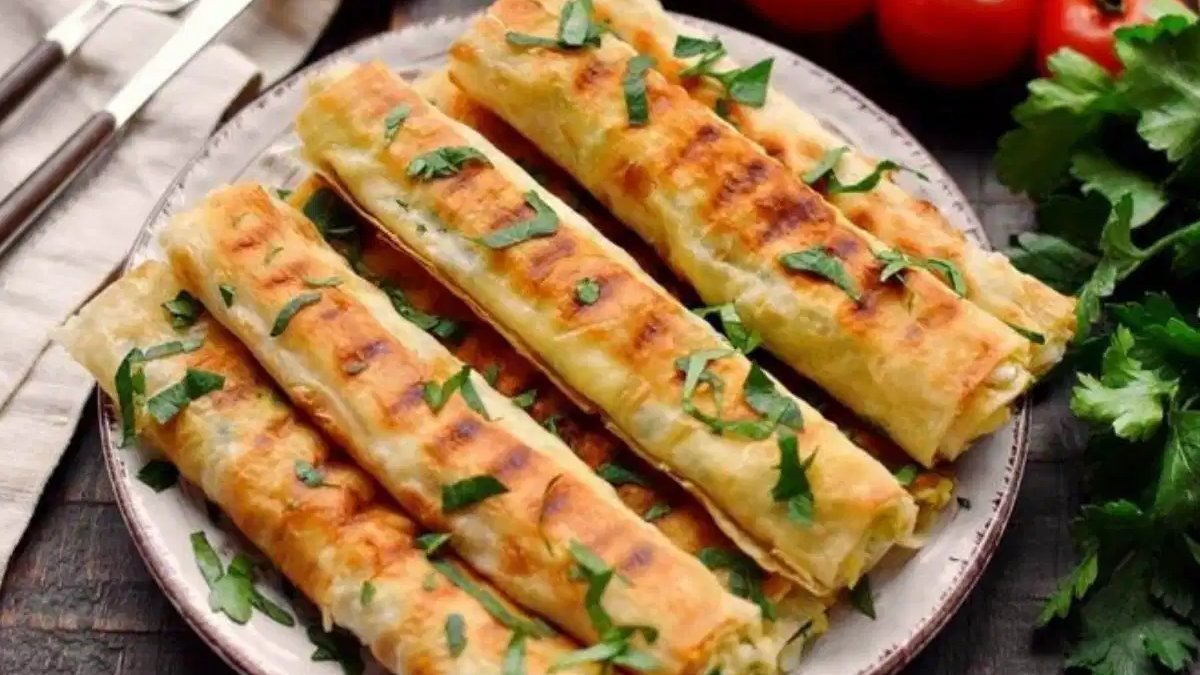 Kahvaltıya 5 dakikada hazırlayın! Hem sağlıklı hem de doyurucu! Evde 1 tane lavaş varsa hemen dene