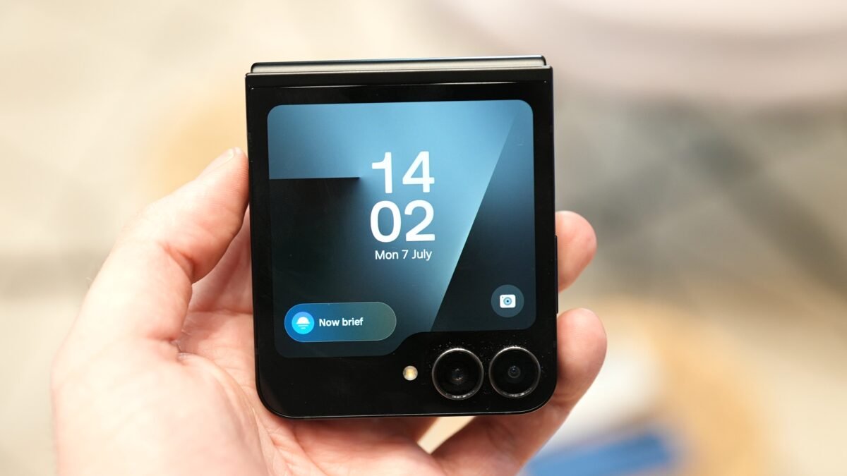 Samsung Galaxy Z Flip 7 FE tanıtıldı! Uygun fiyatlı katlanabilir modelin fiyatı kesinleşti: 7 yıl güncelleme desteğiyle geliyor