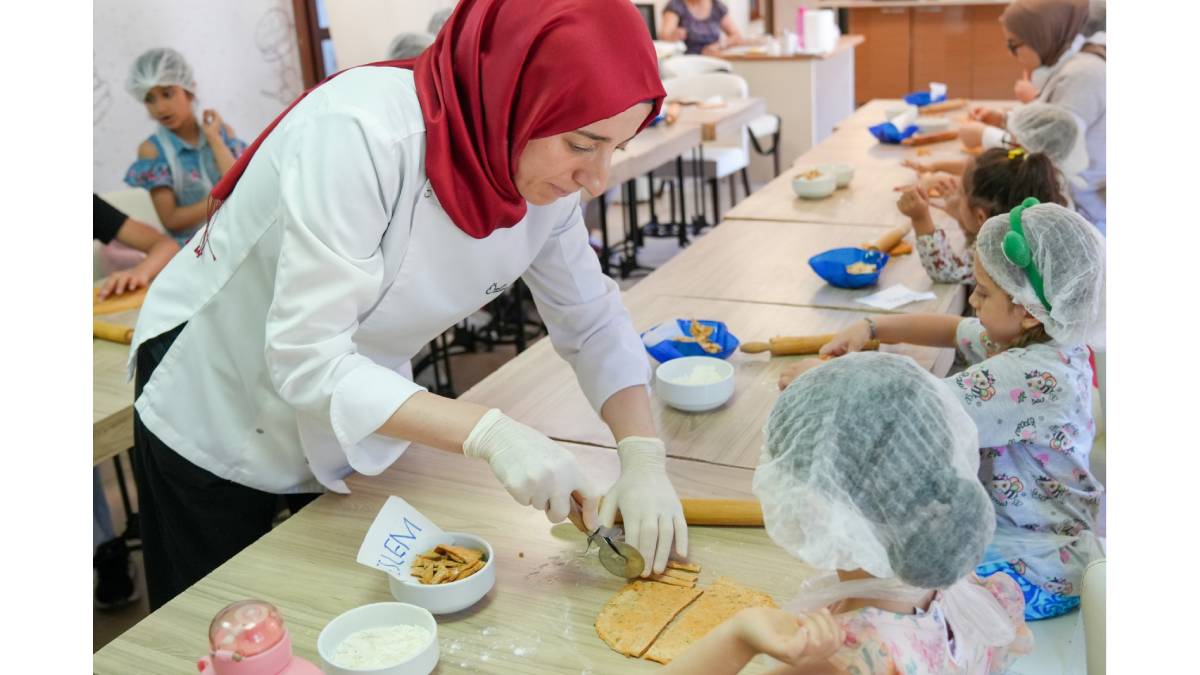 Gaziosmanpaşa’da minik ellerden büyük lezzetler