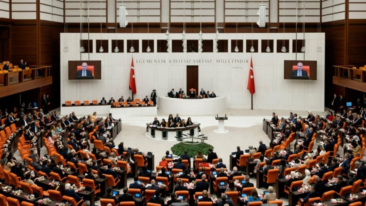8 TBMM komisyonu tatilde de çalışacak: İlgili karar resmi Gazete'de yayımlandı