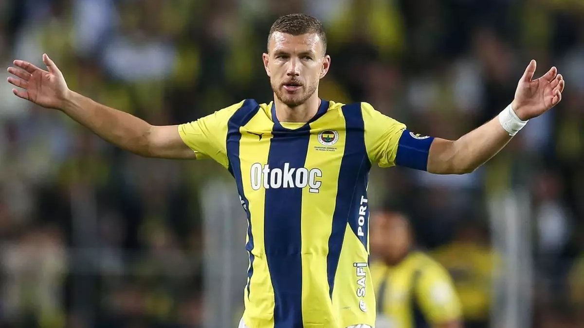 Fenerbahçe'den ayrılan Edin Dzeko’nun yeni adresi belli oldu: Resmi açıklama geldi