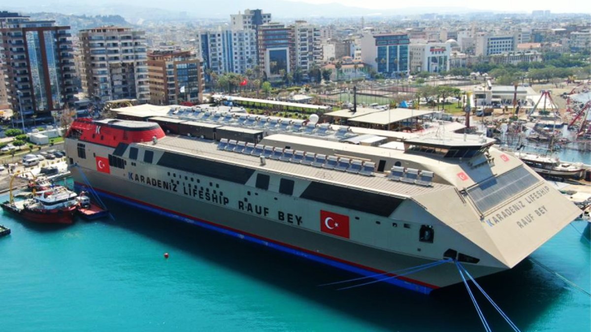 Deprem sonrası okul olan gemi Yalova yolunda: Olası afetler için hazır bekletilecek