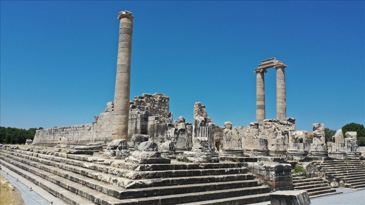 Apollon Tapınağı artık geceleri de ziyarete açık: Antik Kehanet Merkezi gece müzeciliğiyle buluşuyor