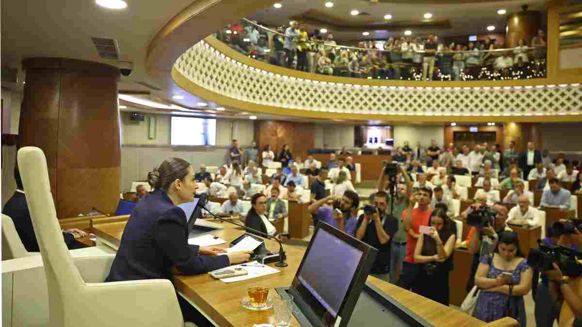 Büşra Özdemir Antalya Büyükşehir Belediyesi Başkan Vekili seçildi