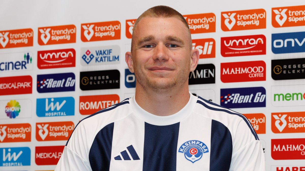 Eski Fenerbahçeli Szalai Süper Lig'e resmen geri döndü: İmzalar atıldı