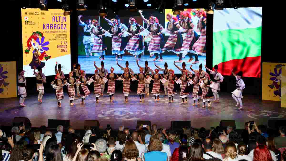 Altın Karagöz Halk Dansları heyecanı Bursa’yı sardı