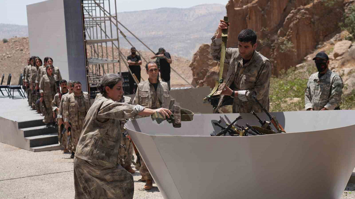 Sürecin en kritik aşaması tamamlandı! PKK silah bıraktı