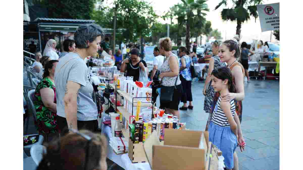 Karşıyaka Çarşısı kadın emeğiyle renkleniyor