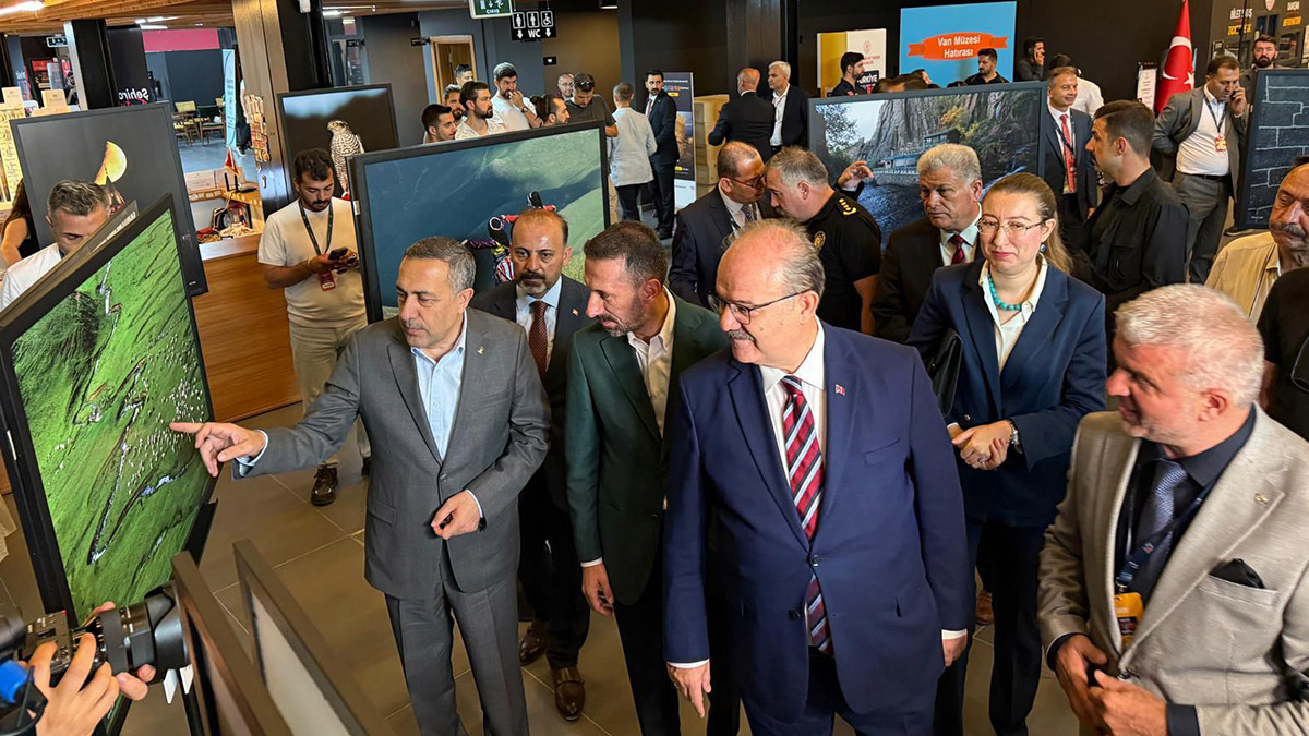 Van, kültürle nefes aldı: Kültür Yolu Festivali sanatla kapılarını açtı