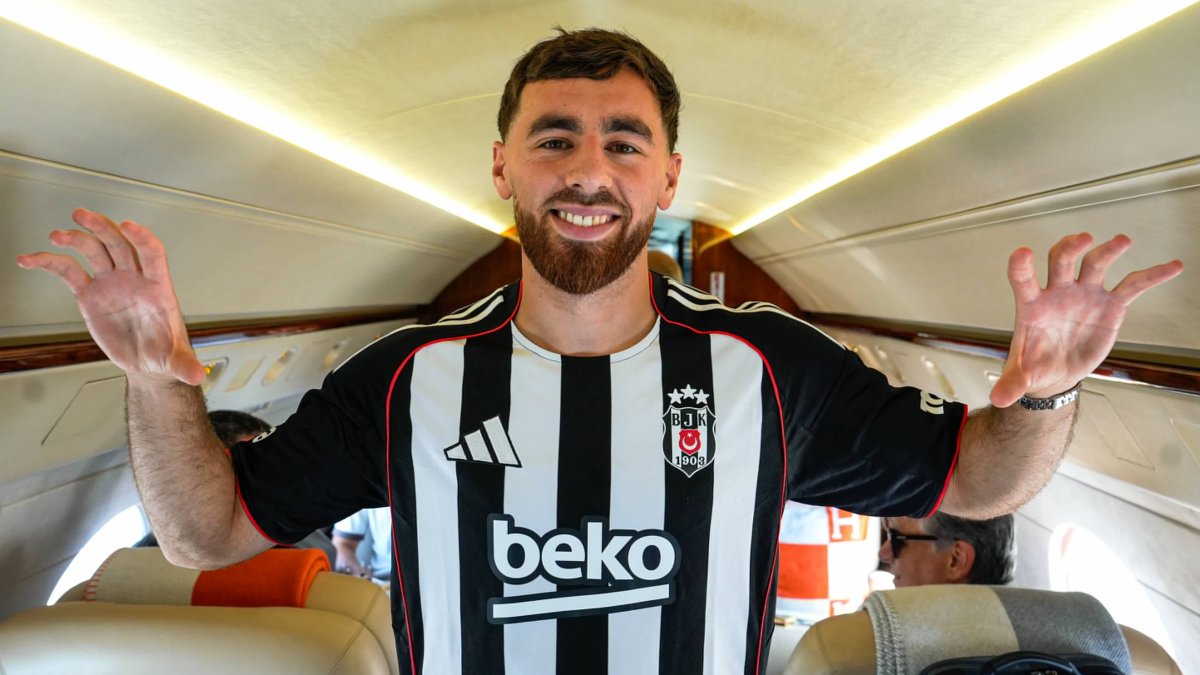 Beşiktaş'ın yeni transferi Orkun Kökçü İstanbul'da! Milli futbolcu ilk açıklamasını yaptı: Aileme kavuştum