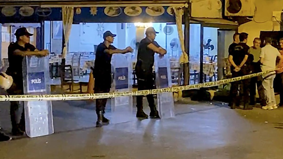 Mersin’de restoranda hesap kavgası: Olayda biri ağır 7 kişi yaralandı