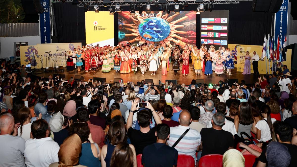 37. Uluslararası Altın Karagöz Halk Dansları birincisi Bulgaristan oldu